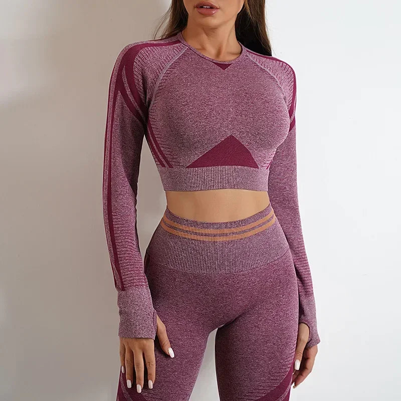 Women's 2-Piece Gym Set - Crop Top & Scrunch Leggings