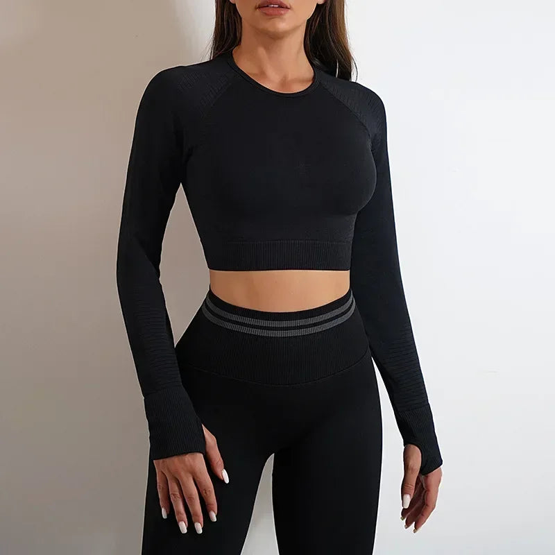 Women's 2-Piece Gym Set - Crop Top & Scrunch Leggings
